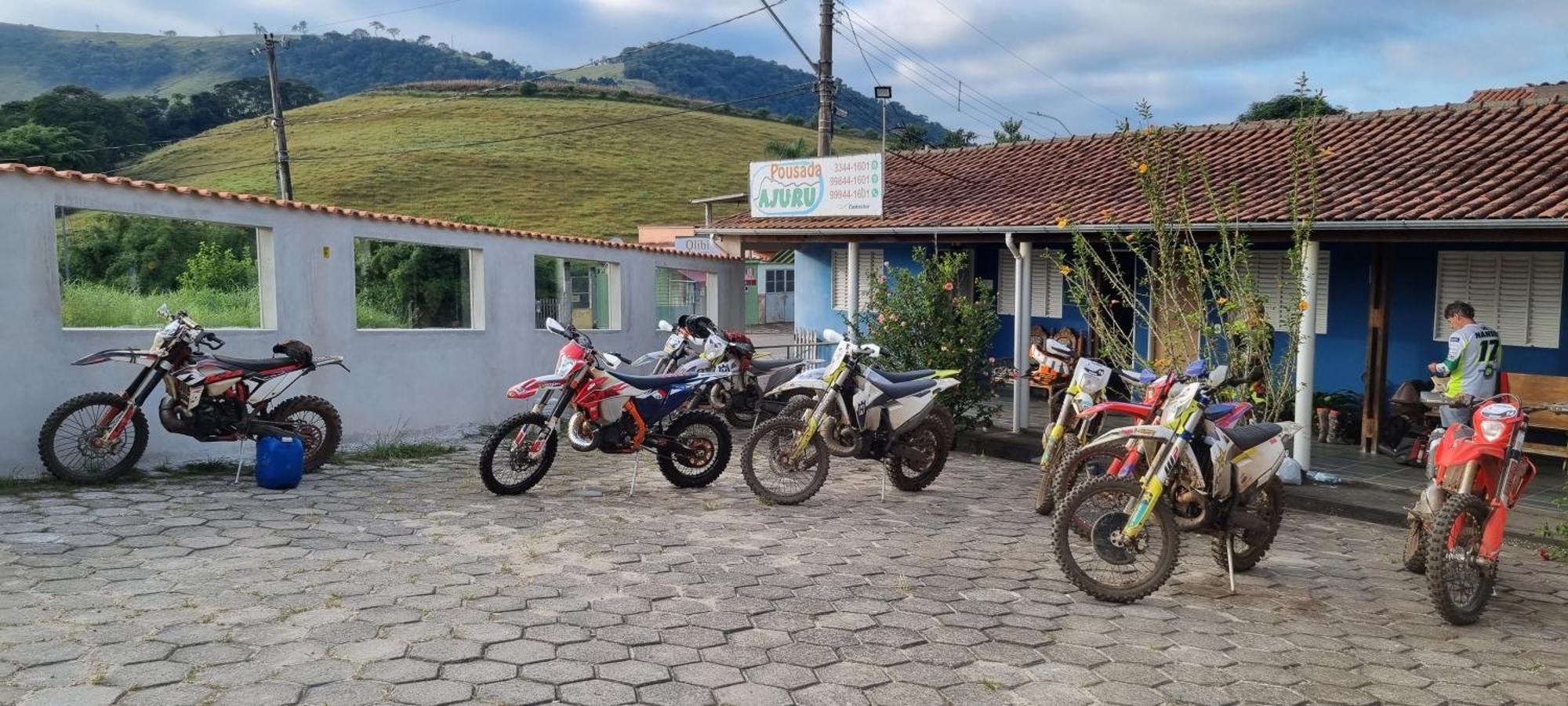Pousada Ajuru - Aiuruoca-Mg Exterior photo